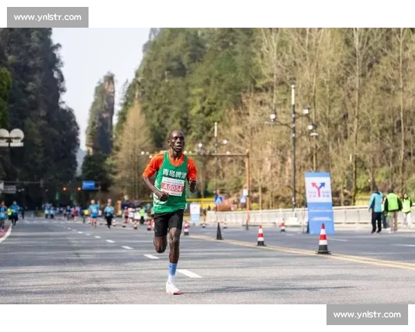 2025 司特拉越野跑张家界开跑:25 国选手决战武陵源 2025 司特拉越野跑张家界开跑:25 国选手决战武陵源